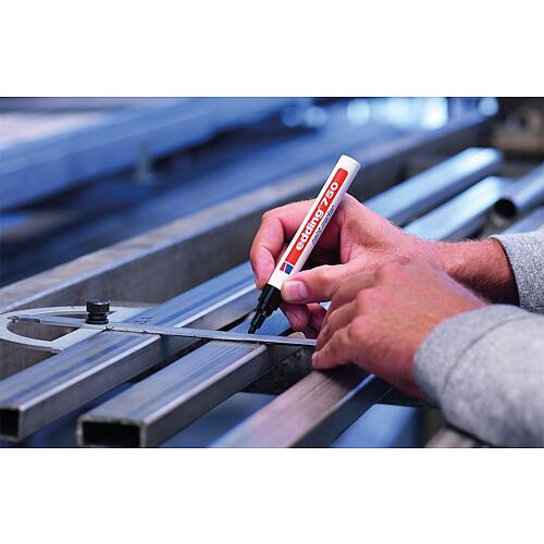 Marqueur peintures edding® 750 Anwendung 1