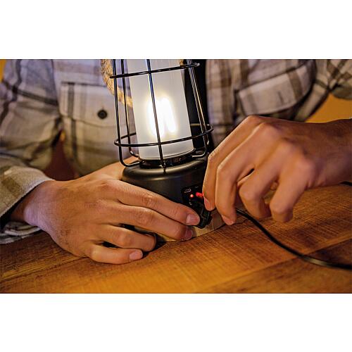 Lampe de camping AKKU CAL 1 avec corde de chanvre et socle en bambou Anwendung 3