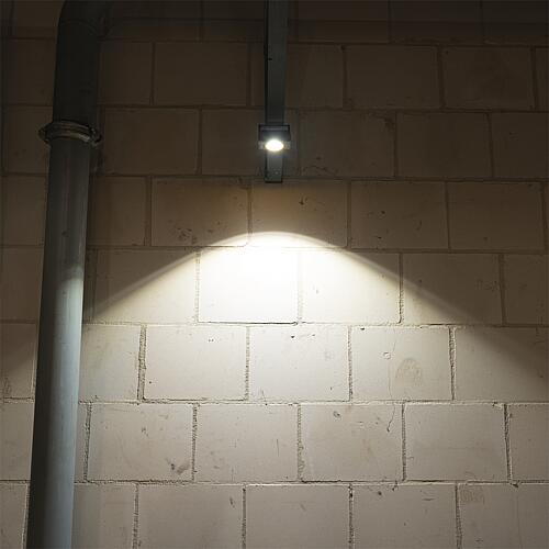 Lampes de travail LED sans fil 0300261, IP 65, avec aimant Anwendung 3