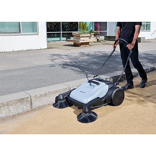 Balayeuse mécanique NILFISK SW 250 avec réservoir de 38 litres Standard 3