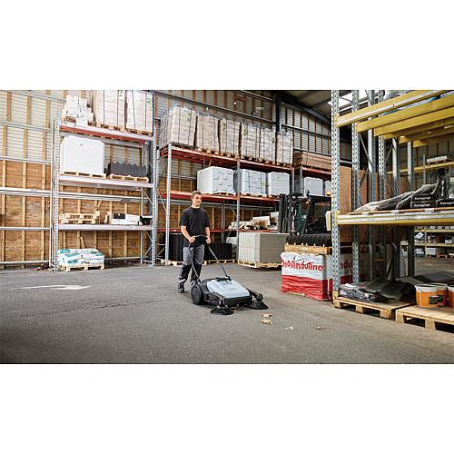 Balayeuse mécanique NILFISK SW 250 avec réservoir de 38 litres Standard 4