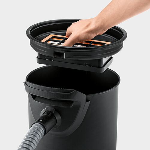 Aspirateur de cendres et de poussières AD 4 Premium avec cuve métallique de 17 l Anwendung 5