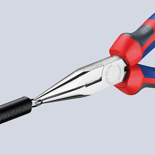 Pince à bec plat avec tranchant Anwendung 1