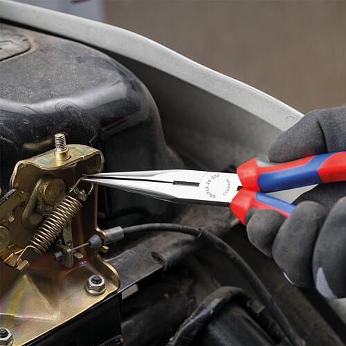 Pince à bec plat avec tranchant Anwendung 3
