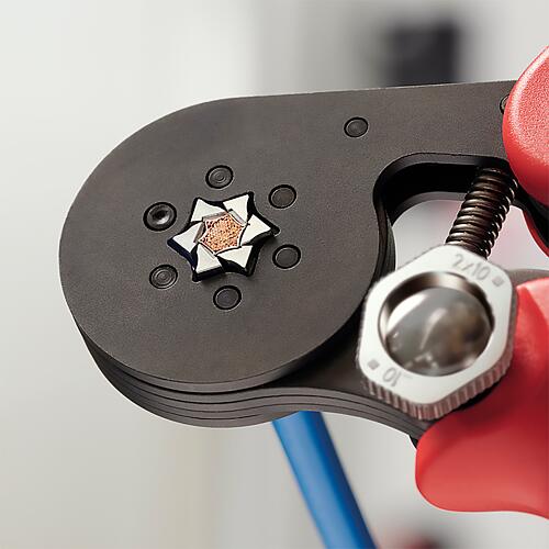 Pinces à sertir pour cosses, auto-réglables, guidage latéral, 0,08-10 mm². Anwendung 1