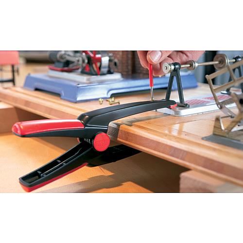 Pinces à ressort Clippix XCL, longue et pointue Anwendung 1