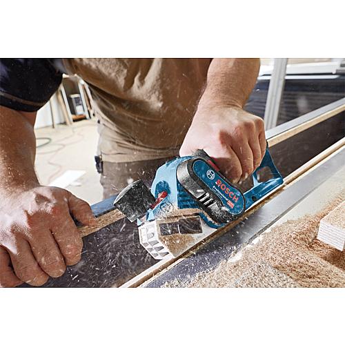Rabot sans fil GHO 12V-20, 12 V avec mallette de transport Anwendung 1