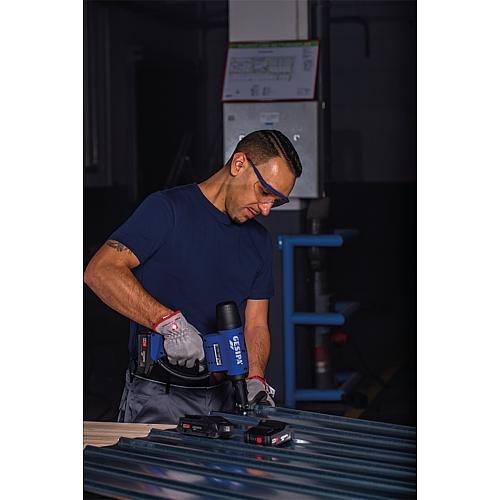 Pince à riveter sans fil FireBird® Pro GoldEdition, 18 V avec 1 x batterie 2,0 Ah Anwendung 2