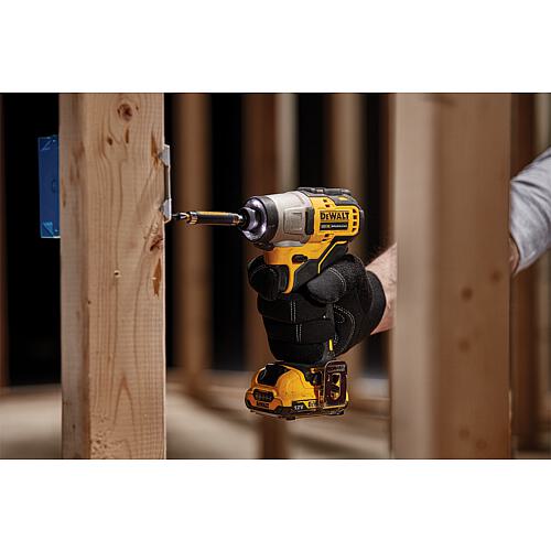 Visseuse à chocs sans fil DCF801D2T-QW, 12 V Anwendung 3