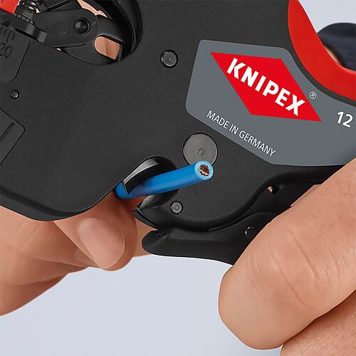 Multi-outil d'électricien KNIPEX NexStrip® pour fils de 0,03 à 10mm². Anwendung 2