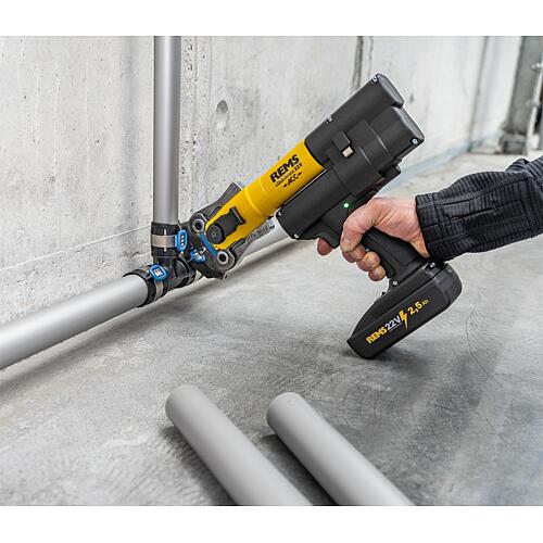 Pinces à sertir pour Geberit FlowFit, GFFb 16-40, pour mini machines à sertir Anwendung 2