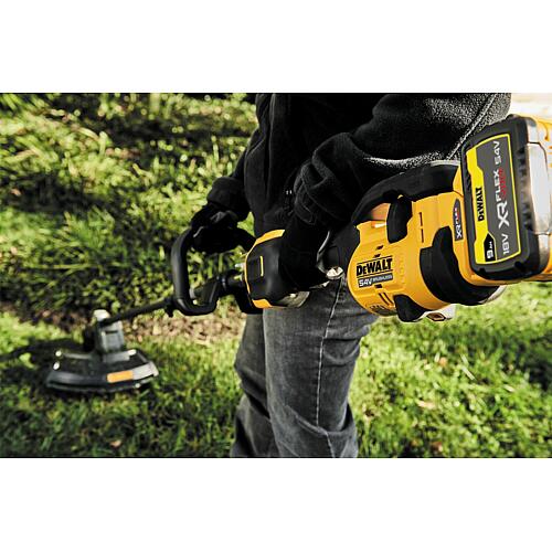 Embout pour coupe-herbe DeWALT DCMASST1N compatible avec le moteur multifonctions sans fil DCMAS5713N (80 240 36) Anwendung 1