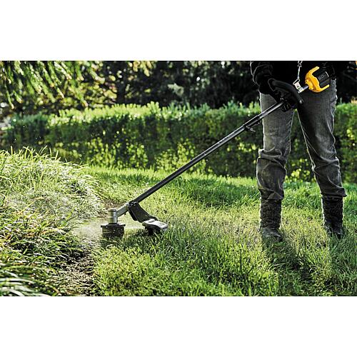 Embout pour coupe-herbe DeWALT DCMASST1N compatible avec le moteur multifonctions sans fil DCMAS5713N (80 240 36) Anwendung 4