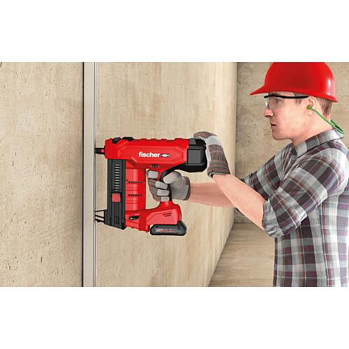 Akku-Bolzenschubgerät FXC85 Set, XL-Boxx mit 2x 4,0 Ah Akkus und Ladegerät Anwendung 3