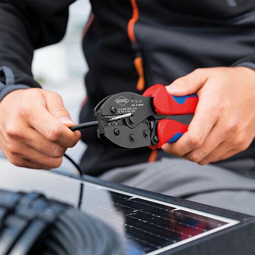 Pinces à sertir KNIPEX® PreciForce® pour connecteurs MC4®-/MC4® EVO 2 Anwendung 8