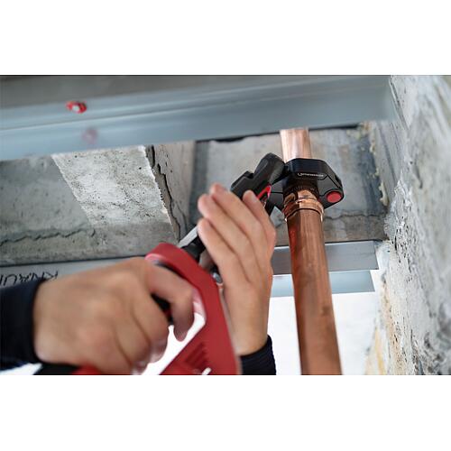 Boucle de sertissage TH, orientable à 180°. Anwendung 10