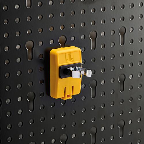 Attache métallique pour panneau perforé StorePlus Click SL Anwendung 1