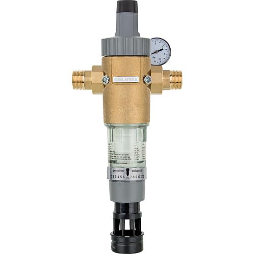 Dispositif de filtrage pour eau sanitaire avec lavage à contre-courant et réducteur de pression