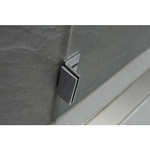 Cabine de douche Équerre Rock, 1 porte battante et 1 paroi latérale avec barre de stabilisation Anwendung 3